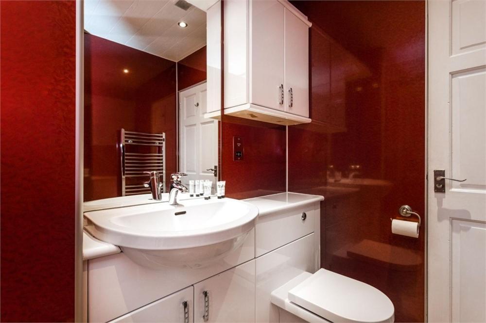 Chapel Street 42B First Floor 1-Bedroom Apartment, Aberdeen City Center Eksteriør billede