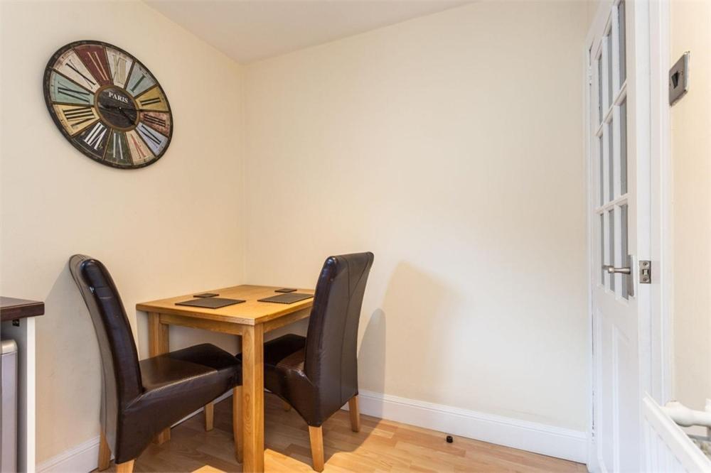 Chapel Street 42B First Floor 1-Bedroom Apartment, Aberdeen City Center Eksteriør billede